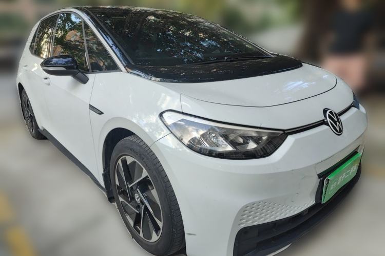 Used Volkswagen ID.3 2023 Pure Smart Edition Front Right 45 Deg
