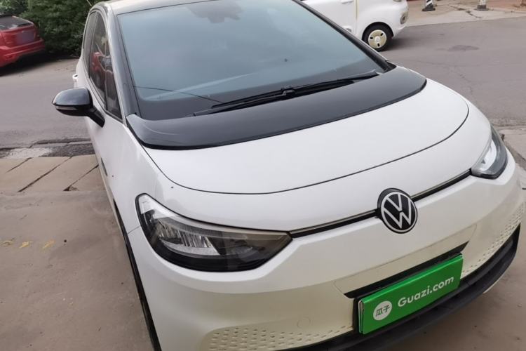 Used Volkswagen ID.3 2023 Upgraded Model Pure Intelligent Enjoyment Version Front Right 45 Deg