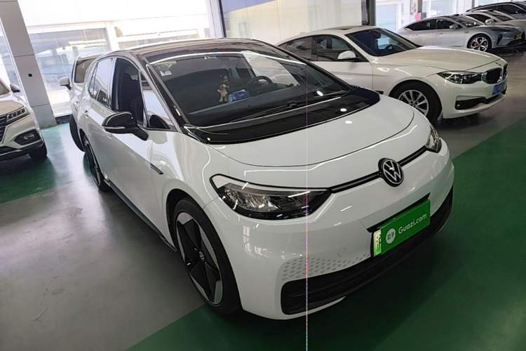 Used Volkswagen ID.3 2023 Upgraded Model Pure Intelligent Enjoyment Version Front Right 45 Deg
