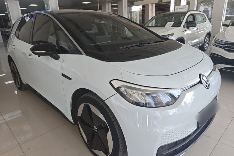 Used Volkswagen ID.3 2023 Pure Smart Edition Front Right 45 Deg