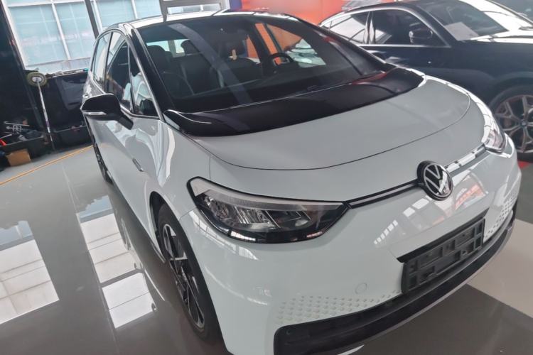Used Volkswagen ID.3 2023 Pure Smart Edition Front Right 45 Deg