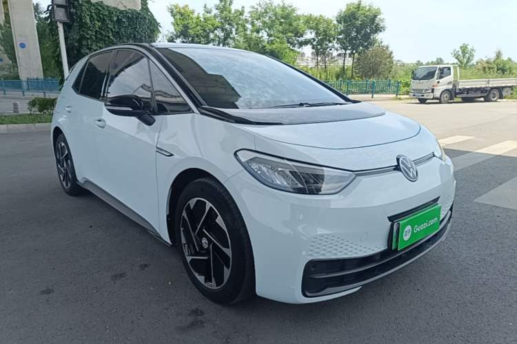 Used Volkswagen ID.3 2023 Upgraded Model Pure Intelligent Enjoyment Version Front Right 45 Deg