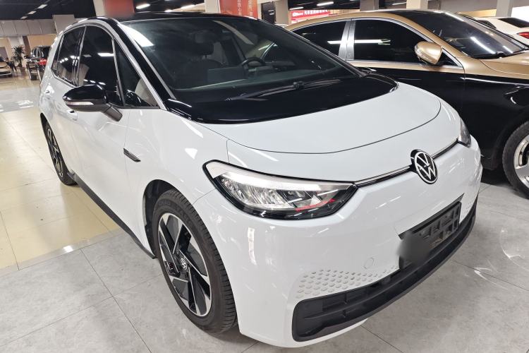 Used Volkswagen ID.3 2023 Pure Smart Edition Front Right 45 Deg
