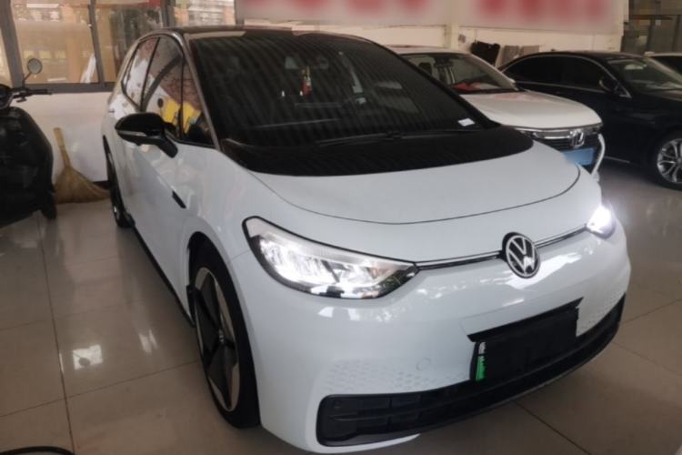 Used Volkswagen ID.3 2023 Pure Smart Edition Front Right 45 Deg