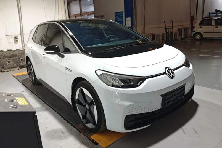Used Volkswagen ID.3 2023 Upgraded Model Pure Intelligent Enjoyment Version Front Right 45 Deg