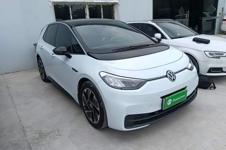 Used Volkswagen ID.3 2023 Upgraded Model Pure Intelligent Enjoyment Version Front Right 45 Deg