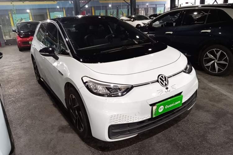 Used Volkswagen ID.3 2023 Upgraded Model Pure Intelligent Enjoyment Version Front Right 45 Deg