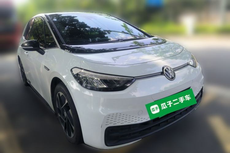 Used Volkswagen ID.3 2023 Pure Smart Edition Front Right 45 Deg