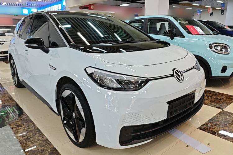 Used Volkswagen ID.3 2023 Upgraded Model Pure Intelligent Enjoyment Version Front Right 45 Deg