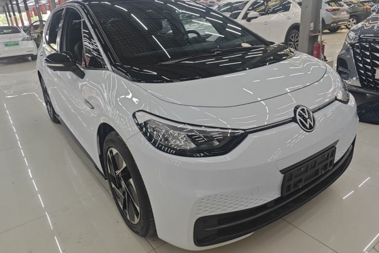 Used Volkswagen ID.3 2023 Pure Smart Edition Front Right 45 Deg