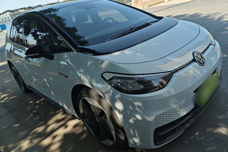 Used Volkswagen ID.3 2023 Pure Smart Edition Front Right 45 Deg