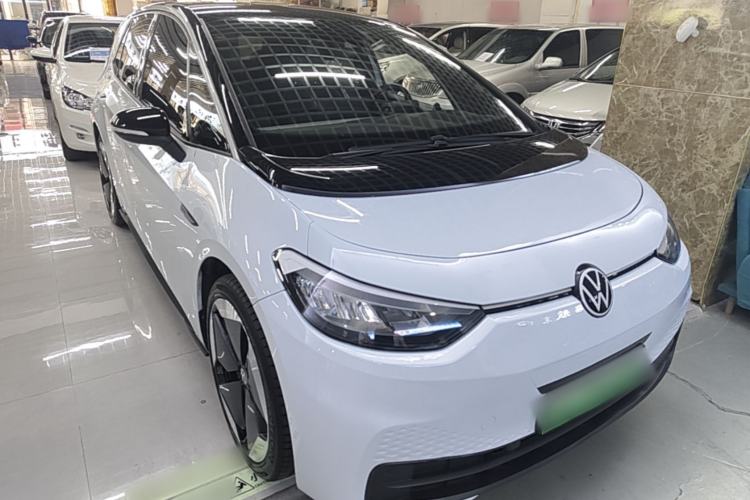 Used Volkswagen ID.3 2023 Pure Smart Edition Front Right 45 Deg