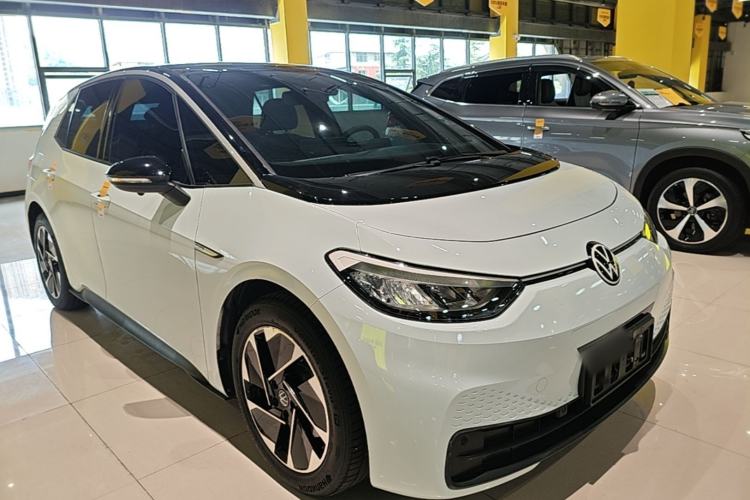 Used Volkswagen ID.3 2023 Upgraded Model Pure Intelligent Enjoyment Version Front Right 45 Deg