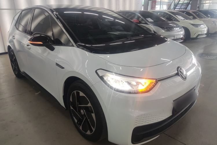 Used Volkswagen ID.3 2023 Pure Smart Edition Front Right 45 Deg