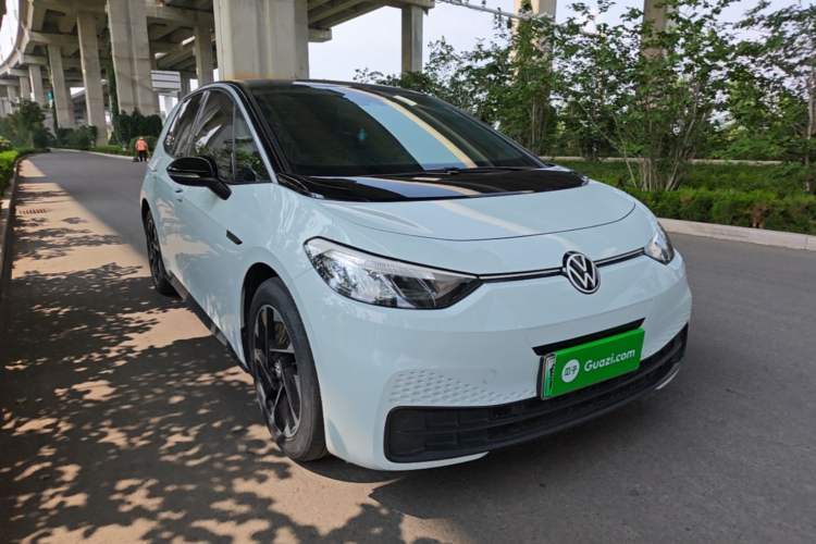 Used Volkswagen ID.3 2023 Upgraded Model Pure Intelligent Enjoyment Version Front Right 45 Deg