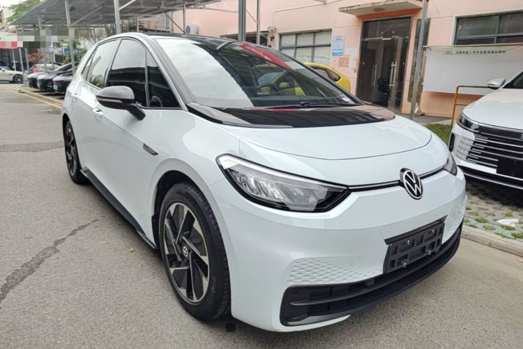 Used Volkswagen ID.3 2023 Pure Smart Edition Front Right 45 Deg