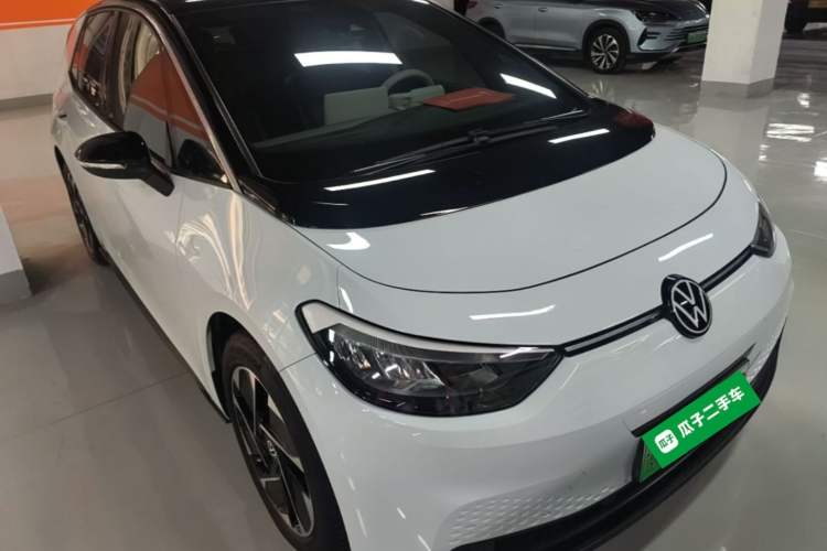 Used Volkswagen ID.3 2023 Upgraded Model Pure Intelligent Enjoyment Version Front Right 45 Deg