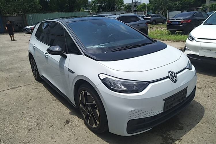 Used Volkswagen ID.3 2023 Upgraded Model Pure Intelligent Enjoyment Version Front Right 45 Deg