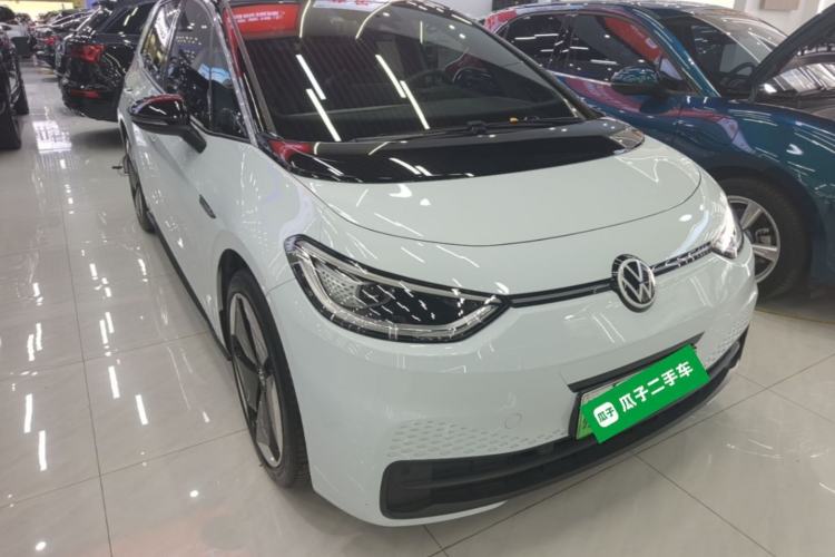 Used Volkswagen ID.3 2023 Upgraded Model Pure Intelligent Enjoyment Version Front Right 45 Deg