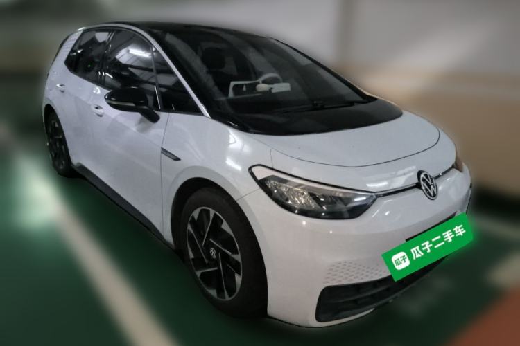 Used Volkswagen ID.3 2023 Pure Smart Edition Front Right 45 Deg