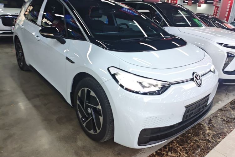Used Volkswagen ID.3 2023 Pure Smart Edition Front Right 45 Deg