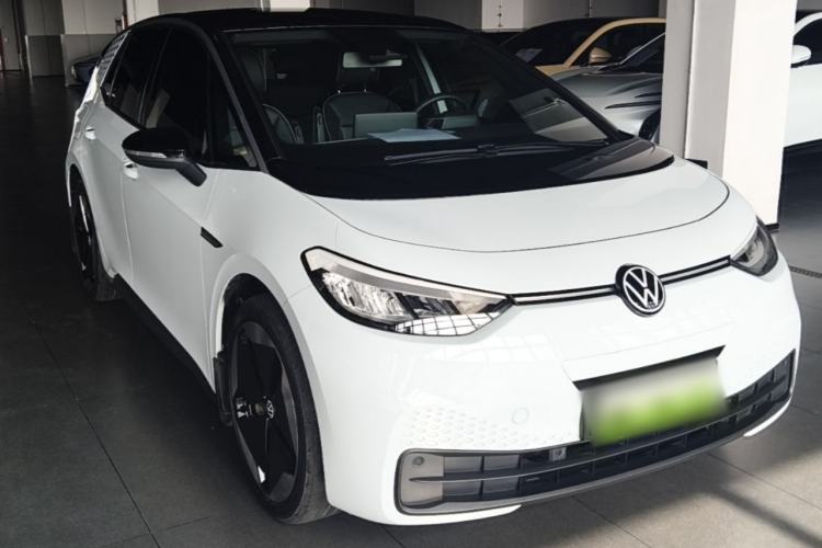 Used Volkswagen ID.3 2023 Pure Smart Edition Front Right 45 Deg