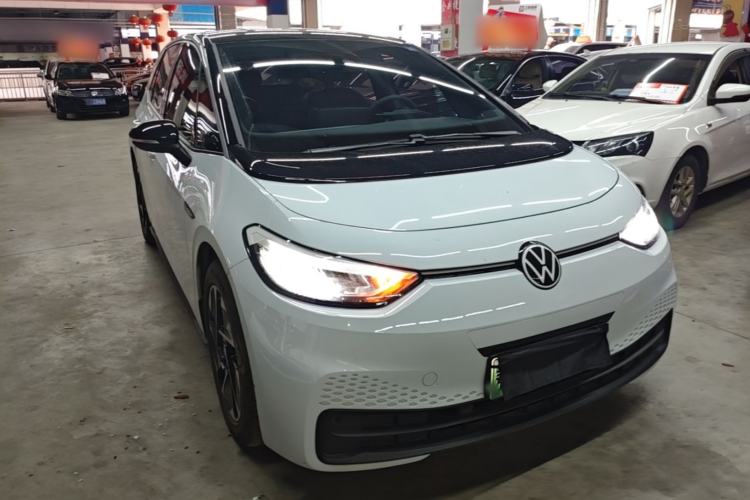 Used Volkswagen ID.3 2023 Pure Smart Edition Front Right 45 Deg