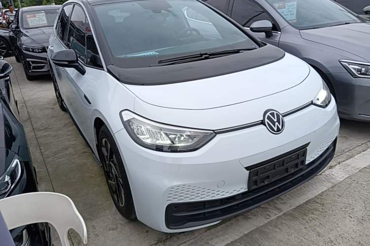 Used Volkswagen ID.3 2023 Pure Smart Edition Front Right 45 Deg