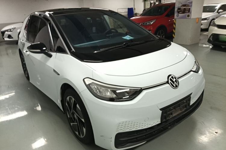 Used Volkswagen ID.3 2023 Pure Smart Edition Front Right 45 Deg