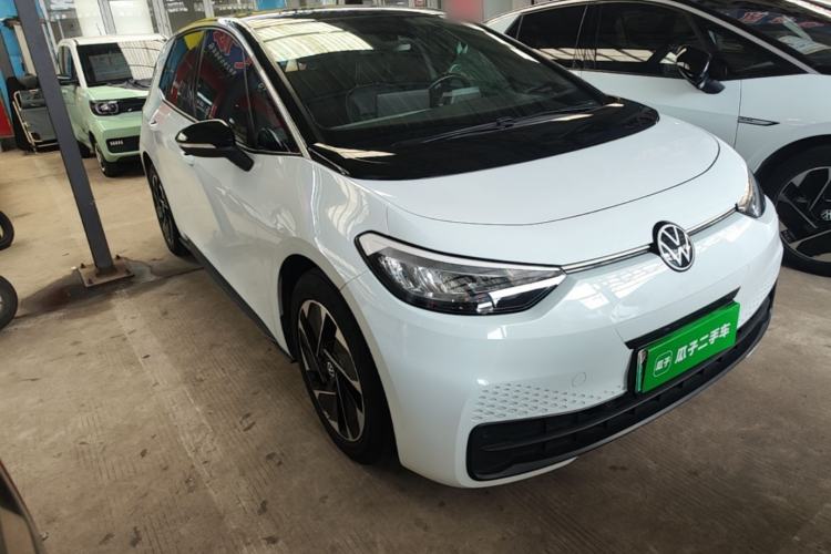 Used Volkswagen ID.3 2023 Pure Smart Edition Front Right 45 Deg