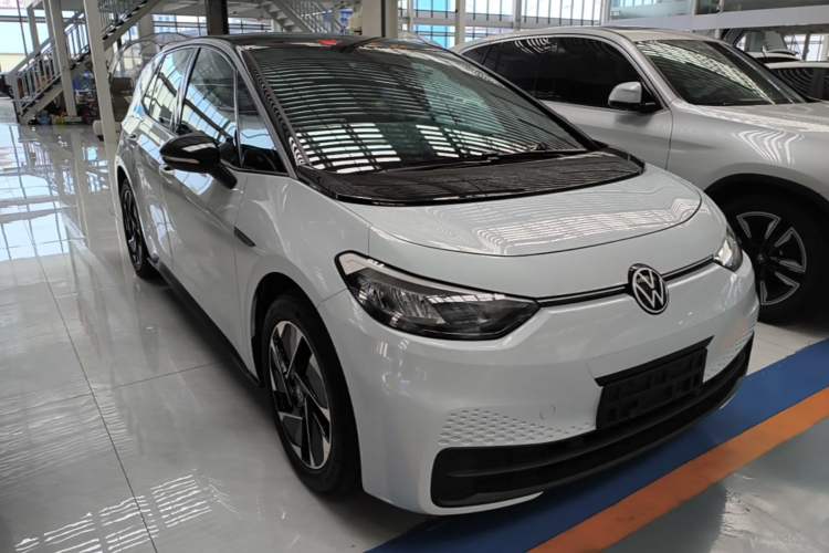 Used Volkswagen ID.3 2023 Upgraded Model Pure Intelligent Enjoyment Version Front Right 45 Deg