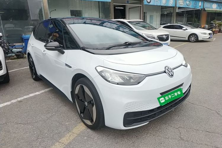 Used Volkswagen ID.3 2023 Pure Smart Edition Front Right 45 Deg