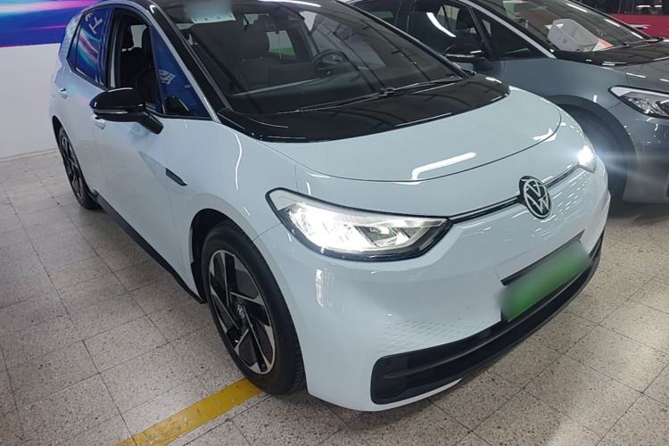 Used Volkswagen ID.3 2023 Upgraded Model Pure Intelligent Enjoyment Version Front Right 45 Deg