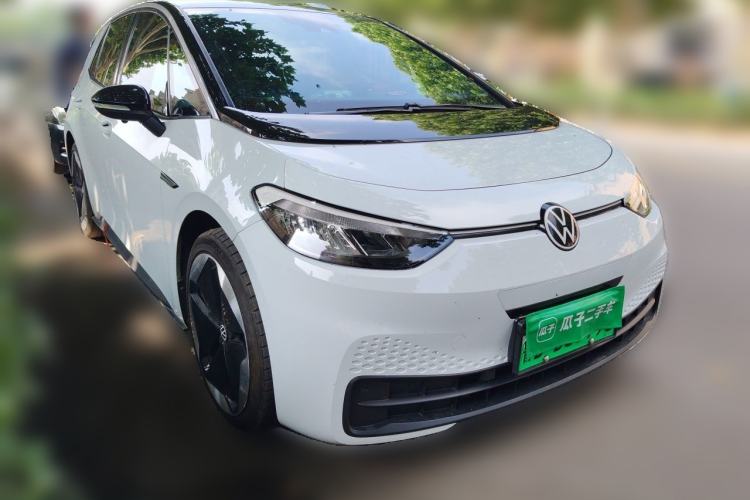 Used Volkswagen ID.3 2023 Pure Smart Edition Front Right 45 Deg