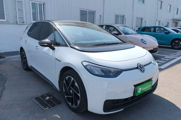Used Volkswagen ID.3 2023 Upgraded Model Pure Intelligent Enjoyment Version Front Right 45 Deg