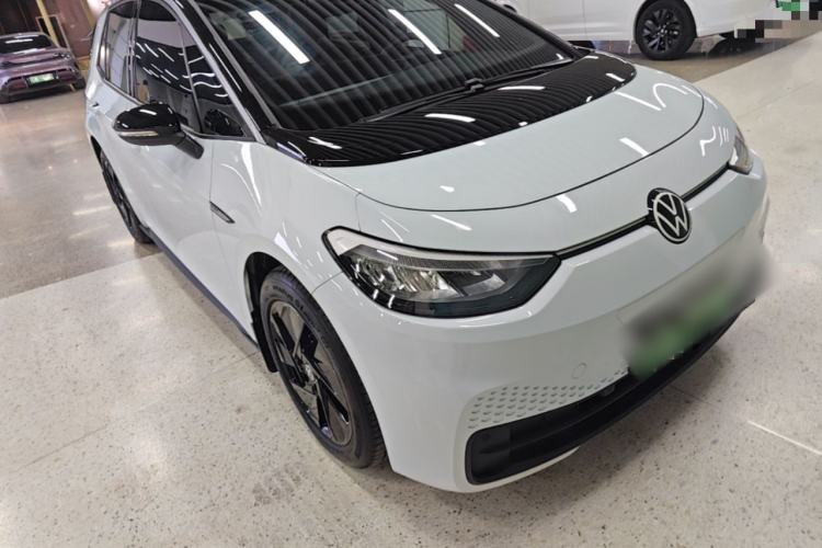 Used Volkswagen ID.3 2023 Pure Smart Edition Front Right 45 Deg