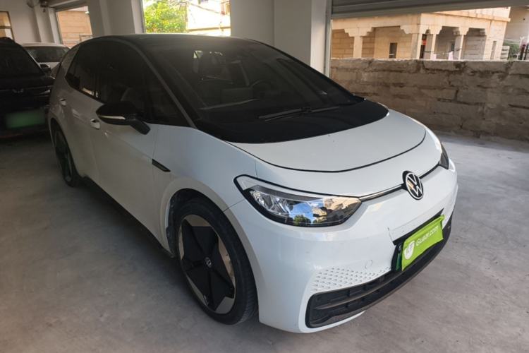 Used Volkswagen ID.3 2023 Pure Smart Edition Front Right 45 Deg