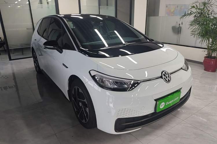 Used Volkswagen ID.3 2023 Upgraded Model Pure Intelligent Enjoyment Version Front Right 45 Deg