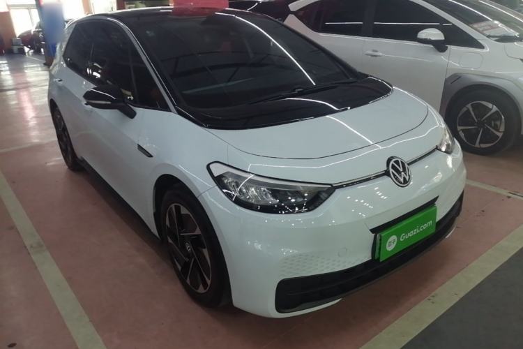 Used Volkswagen ID.3 2023 Pure Smart Edition Front Right 45 Deg
