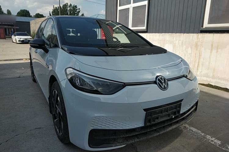 Used Volkswagen ID.3 2023 Pure Smart Edition Front Right 45 Deg
