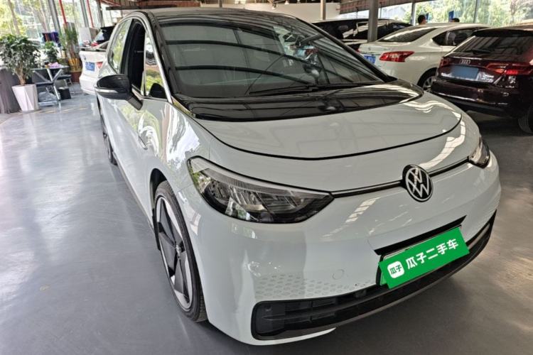 Used Volkswagen ID.3 2023 Upgraded Model Pure Intelligent Enjoyment Version Front Right 45 Deg