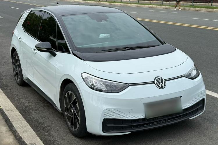 Used Volkswagen ID.3 2023 Pure Smart Edition Front Right 45 Deg
