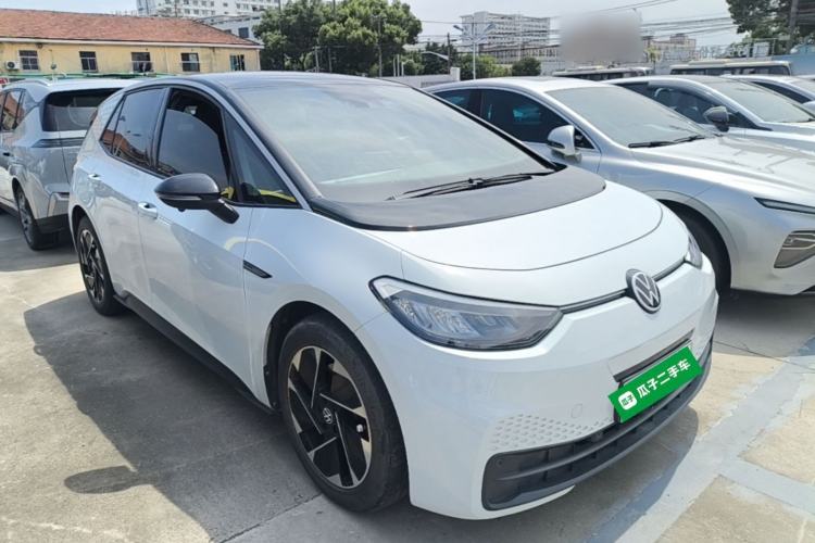 Used Volkswagen ID.3 2023 Pure Smart Edition Front Right 45 Deg