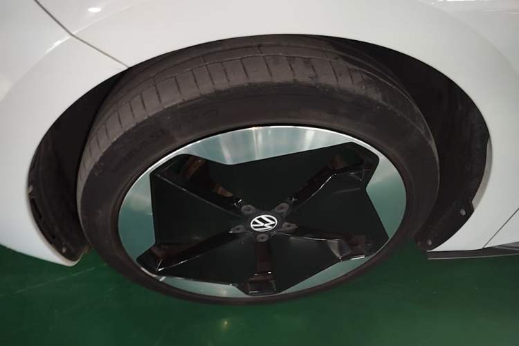 Used Volkswagen ID.3 2023 Upgraded Model Pure Intelligent Enjoyment Version Left Front Wheel Hub