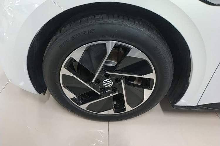 Used Volkswagen ID.3 2023 Upgraded Model Pure Intelligent Enjoyment Version Left Front Wheel Hub