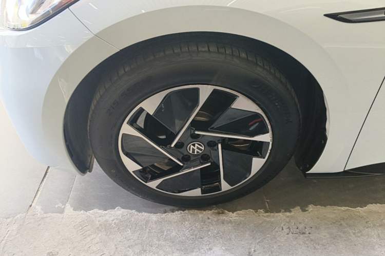 Used Volkswagen ID.3 2023 Upgraded Model Pure Intelligent Enjoyment Version Left Front Wheel Hub