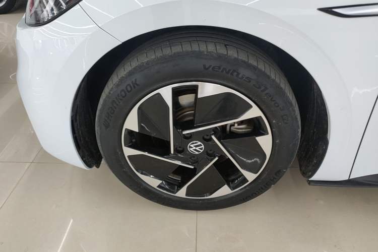 Used Volkswagen ID.3 2023 Upgraded Model Pure Intelligent Enjoyment Version Left Front Wheel Hub