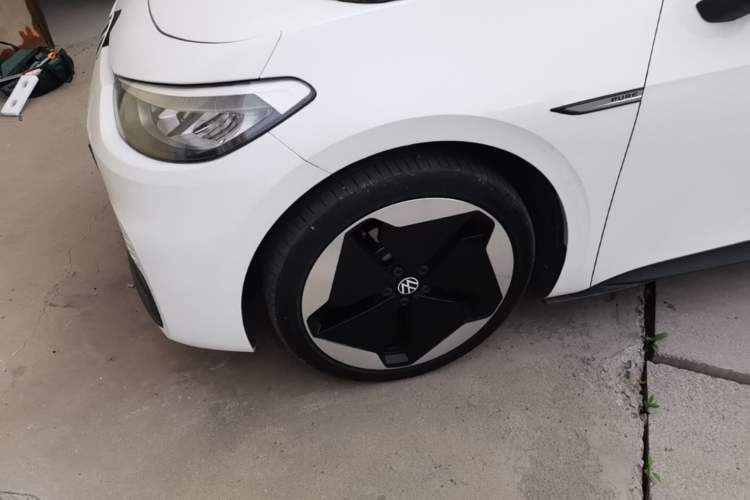 Used Volkswagen ID.3 2023 Upgraded Model Pure Intelligent Enjoyment Version Left Front Wheel Hub