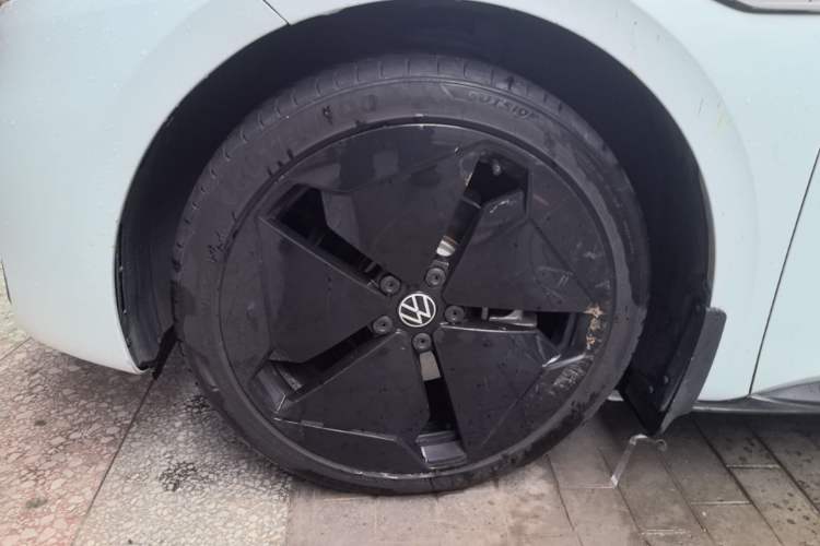 Used Volkswagen ID.3 2023 Upgraded Model Pure Intelligent Enjoyment Version Left Front Wheel Hub
