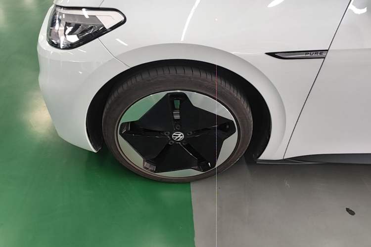 Used Volkswagen ID.3 2023 Upgraded Model Pure Intelligent Enjoyment Version Left Front Wheel Hub